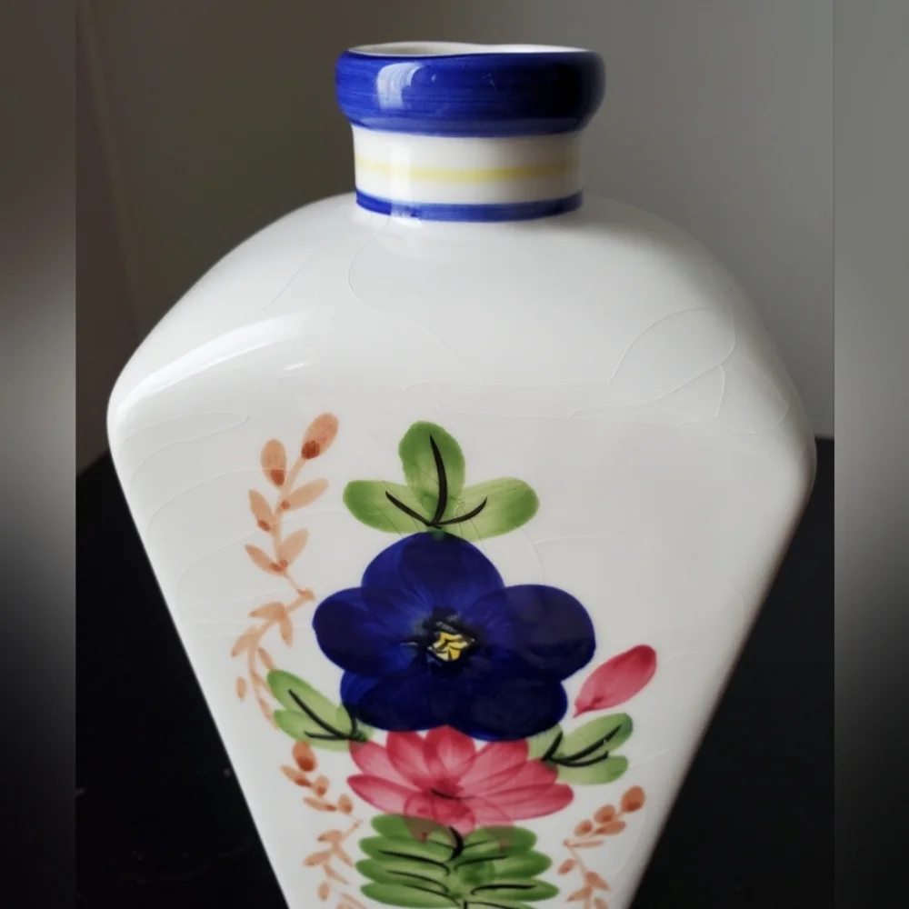 Vintage Cordon Bleu International Vase